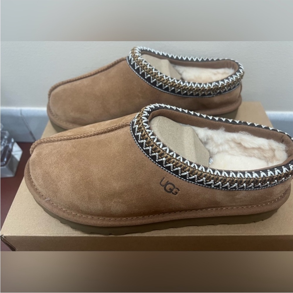 NEW Ugg Womens Tasman Chestnut Slipper - Size 8W - Sheepskin Suede Clog Mule